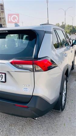 تۆیۆتا ڕاڤ 4